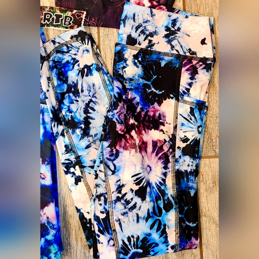Dramatic TieDye 25in NWT Leggings
